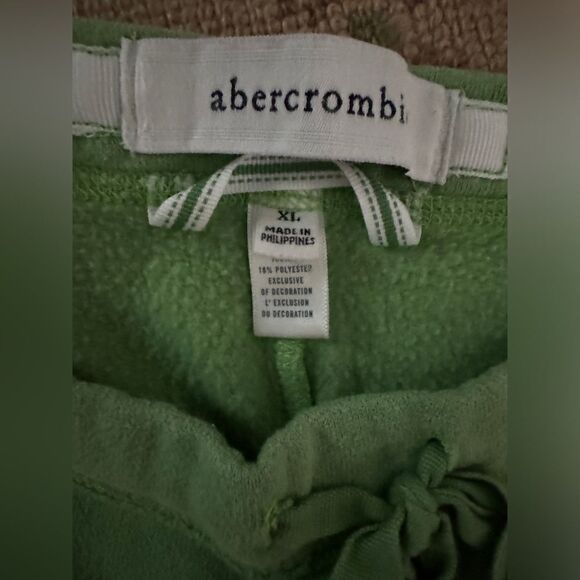 Abercrombie kids bright green sweat shorts with drawsreing waist XL - Picture 3 of 13